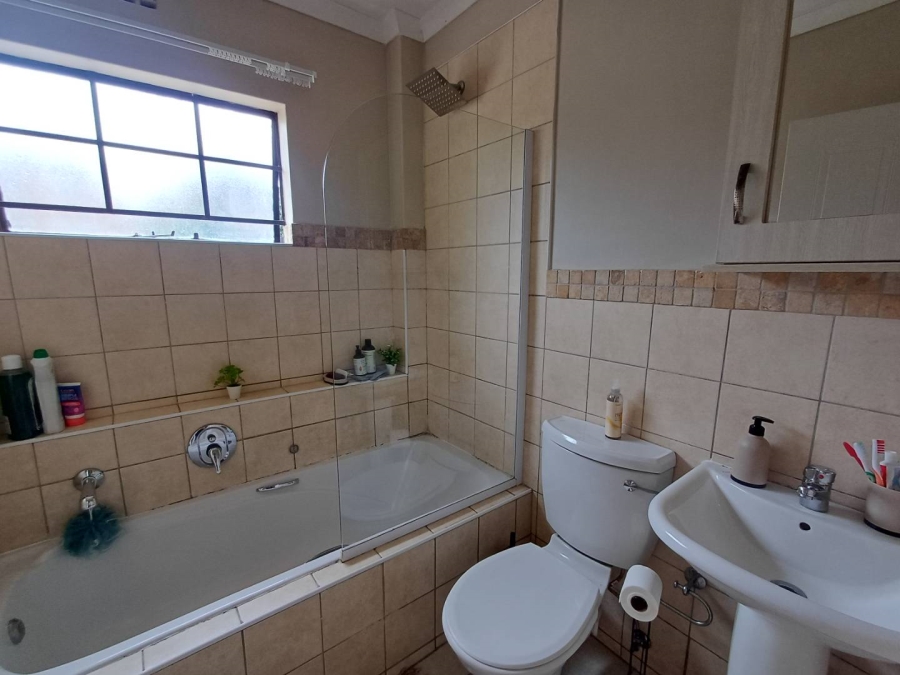 2 Bedroom Property for Sale in Hillside Free State